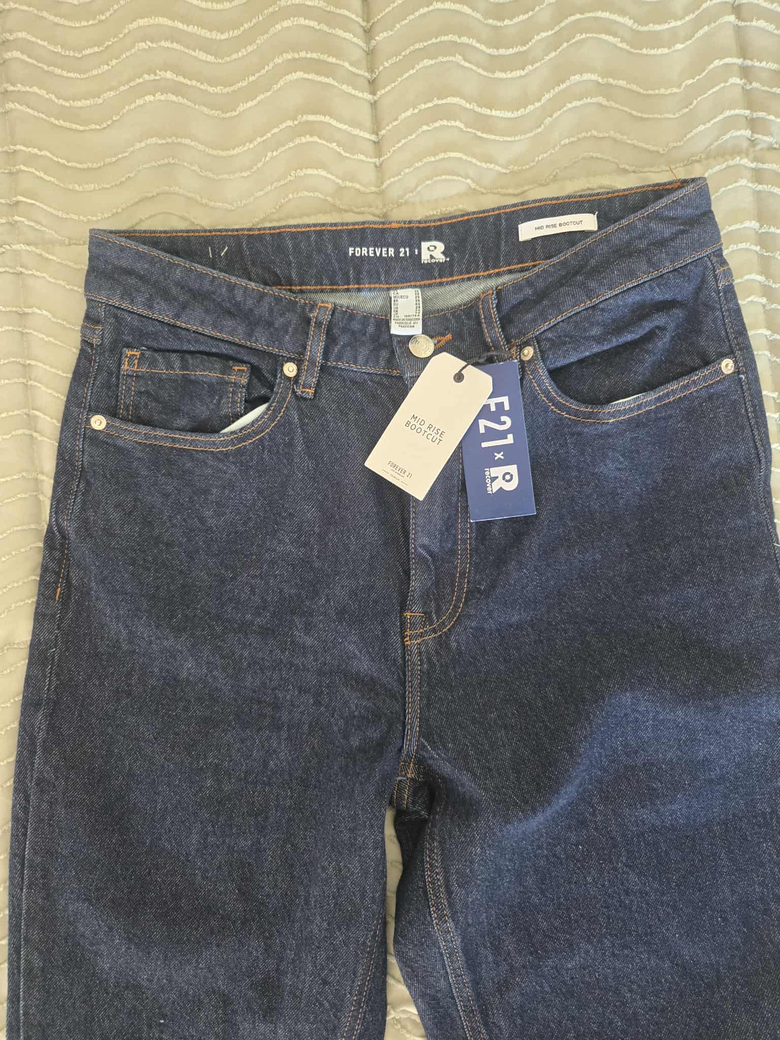 Forever21 dark blue bootcut jeans. Size 29.