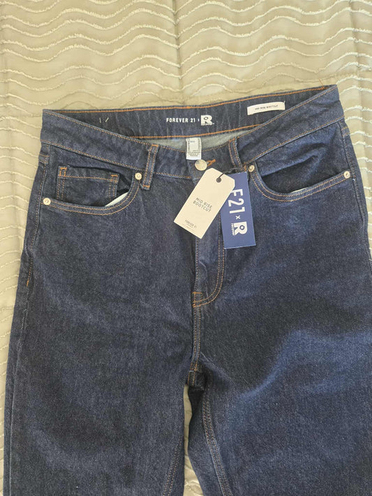 Forever21 dark blue bootcut jeans. Size 29.